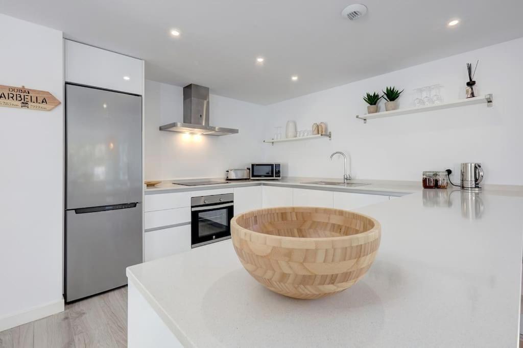 Riverside Benahavis Holiday Rental Apartment Bagian luar foto