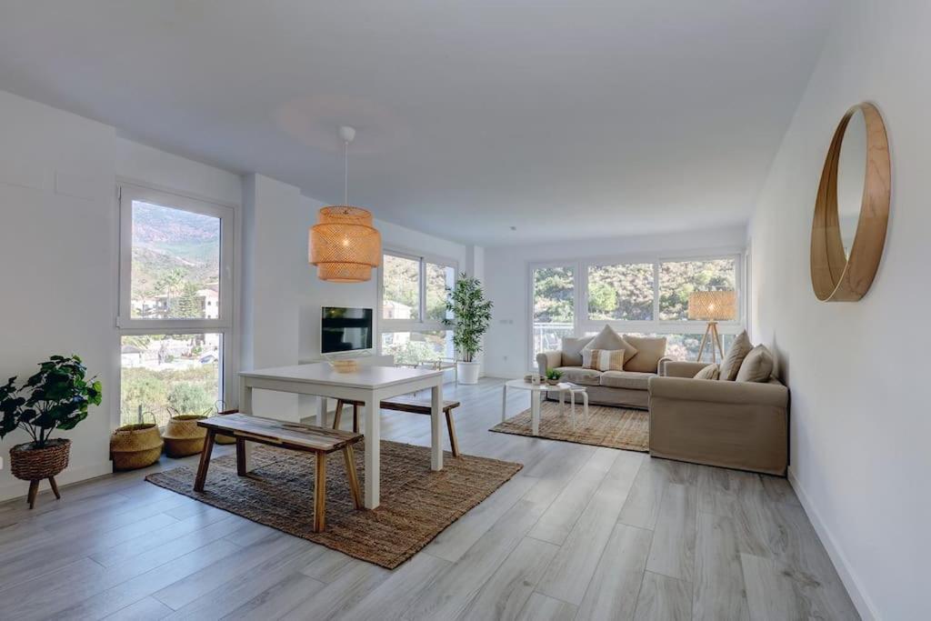 Riverside Benahavis Holiday Rental Apartment Bagian luar foto