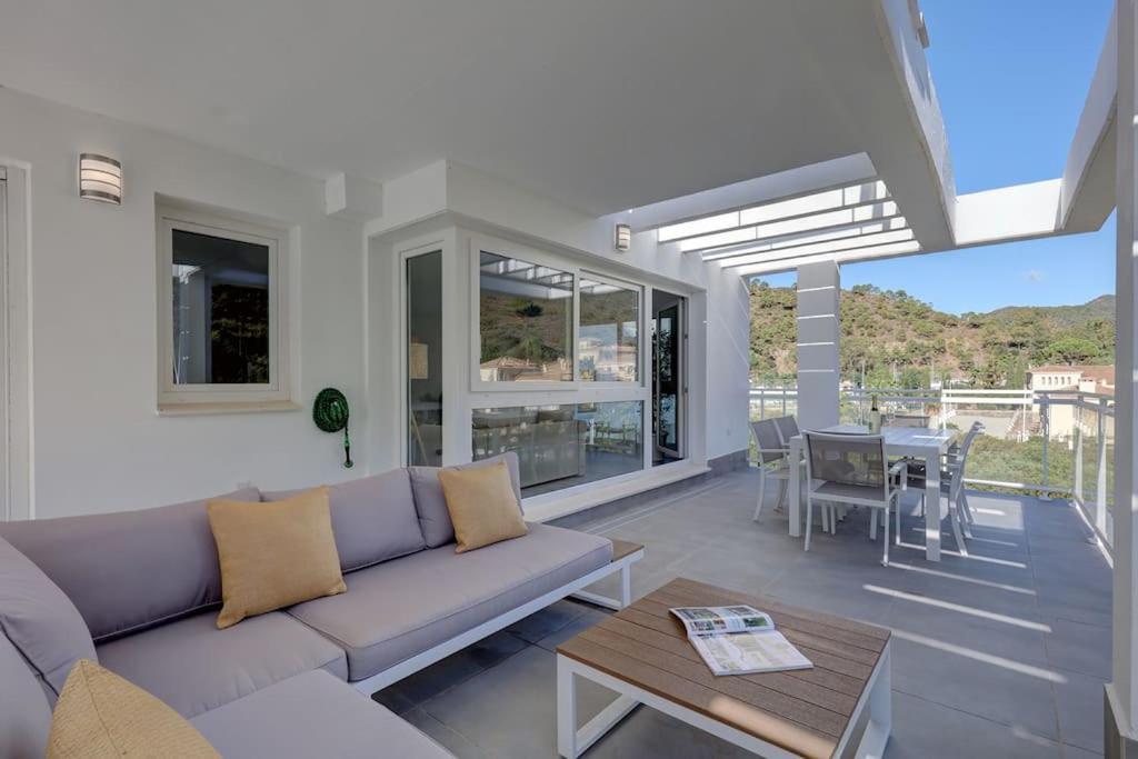Riverside Benahavis Holiday Rental Apartment Bagian luar foto