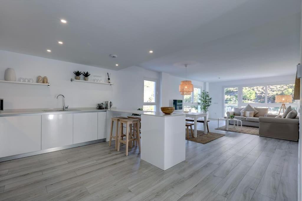Riverside Benahavis Holiday Rental Apartment Bagian luar foto